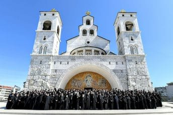 I pored potpisivanja tzv. Temljnog ugovora, iz Mitropolije tvrde da i dalje „osjećaju zabrinutost“ I pored potpisivanja tzv. Temljnog ugovora, iz Mitropolije tvrde da i dalje „osjećaju zabrinutost“