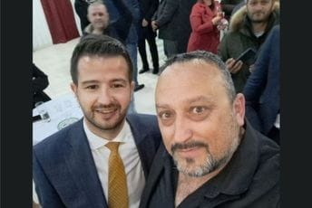 Funkcioner PES poziva na šavnički scenario: Pokušaj sabotiranja dijaspore da glasa u nedjelju Funkcioner PES poziva na šavnički scenario: Pokušaj sabotiranja dijaspore da glasa u nedjelju