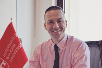 Muminović: Milo Đukanović – lider i ponos svih onih koji žive van i unutar Crne Gore Muminović: Milo Đukanović – lider i ponos svih onih koji žive van i unutar Crne Gore