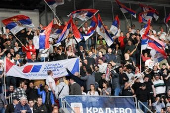 (FOTO) "Aco Srbineee": Vučićeve pristalice dobile instrukcije kako da mu skandiraju (FOTO) "Aco Srbineee": Vučićeve pristalice dobile instrukcije kako da mu skandiraju