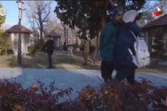 (VIDEO) Panika u Iranu: Televizija prikazala poljubac momka i djevojke (VIDEO) Panika u Iranu: Televizija prikazala poljubac momka i djevojke