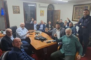 DF funkcioneri uz podignuta tri prsta: Isplatio se trud