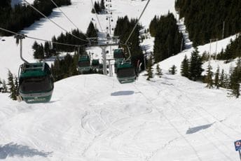 Francuska: Britanac ispao iz gondole sa visine od 40 metara, pa se nabio na kolac Francuska: Britanac ispao iz gondole sa visine od 40 metara, pa se nabio na kolac