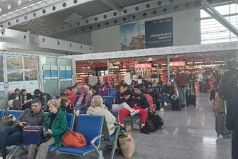 Let iz Podgorice za Beograd kasni zbog nevremena Let iz Podgorice za Beograd kasni zbog nevremena