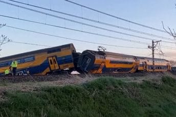 Holandija: Voz izletio iz šina, ima mrtvih Holandija: Voz izletio iz šina, ima mrtvih