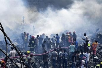 Bangladeš: Veliki požar uništio hiljade prodavnica Bangladeš: Veliki požar uništio hiljade prodavnica