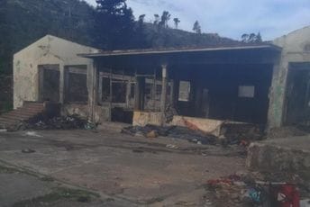 Nakon požara u Sutomoru dvanaestoro djece ostalo bez krova nad glavom Nakon požara u Sutomoru dvanaestoro djece ostalo bez krova nad glavom