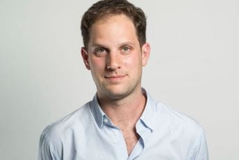 Američki novinar Gerškovič zvanično optužen za špijunažu u Rusiji Američki novinar Gerškovič zvanično optužen za špijunažu u Rusiji