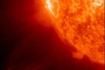 Snimljena velika eksplozija na Suncu: Užarena lopta postaje sve aktivnija što može uticati na Zemlju Snimljena velika eksplozija na Suncu: Užarena lopta postaje sve aktivnija što može uticati na Zemlju