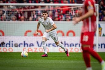 Bespoštedna trka za naslov se nastavlja: Bajern i Dortmund slavili protiv rivala iz vrha tabele Bespoštedna trka za naslov se nastavlja: Bajern i Dortmund slavili protiv rivala iz vrha tabele