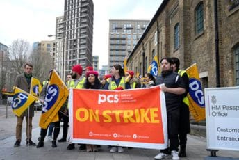 Britanski ljekari najavili novi štrajk, to bi još više moglo paralisati sistem Britanski ljekari najavili novi štrajk, to bi još više moglo paralisati sistem