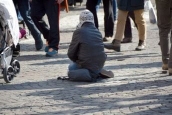 Nema sistemskih mjera u borbi protiv dječjeg prosjačenja Nema sistemskih mjera u borbi protiv dječjeg prosjačenja