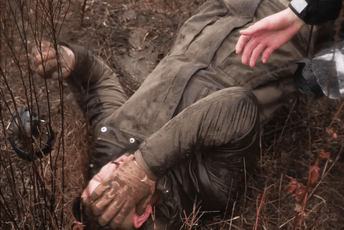 Ruski bloger pokušao pucati iz švedskog protivoklopnog bacača pa se propisno obrukao Ruski bloger pokušao pucati iz švedskog protivoklopnog bacača pa se propisno obrukao