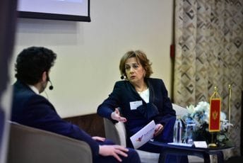 Politička nestabilnost pogađa investicije: Izvještaj Američke privredne komore pokazuje pad zadovoljstva poslovnim ambijentom Politička nestabilnost pogađa investicije: Izvještaj Američke privredne komore pokazuje pad zadovoljstva poslovnim ambijentom