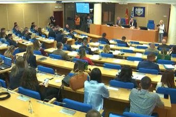 Iako Injac traži preispitivanje, i odbornici PES-a podržali odluku o povećanju nadoknada