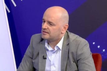 Zečević: Ovo je Vlada drugova, glomazna je i nekompetentna Zečević: Ovo je Vlada drugova, glomazna je i nekompetentna