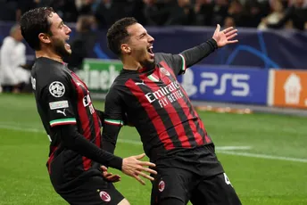 Milan slavio protiv Napolija Milan slavio protiv Napolija