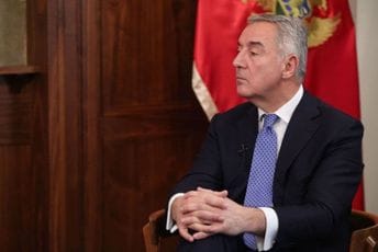 Đukanović: Vuković još jednom pokazala kako se dostojno predstavlja Crna Gora