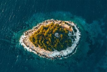 Fantomska ostrva: Vjekovima su bila na mapama, ljudi su tvrdili da su ih vidjeli, ali – da li su ikad postojala? Fantomska ostrva: Vjekovima su bila na mapama, ljudi su tvrdili da su ih vidjeli, ali – da li su ikad postojala?