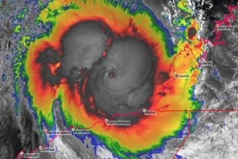 Najjača u posljednjih 14 godina: Snažna oluja pogodila Australiju Najjača u posljednjih 14 godina: Snažna oluja pogodila Australiju