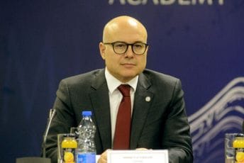 Vučević: Crnoj Gori i S. Makedoniji će se obiti o glavu priznanje Kosova, kao što je Ukrajini