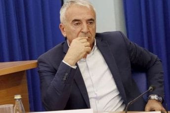 Planiraju da se svih pet senatora biraju odjednom Planiraju da se svih pet senatora biraju odjednom