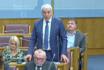 Đurović: Nažalost, Zdravku Krivokapiću je bitno bilo kakav stav imaju ambasade, a ne kako je narod glasao Đurović: Nažalost, Zdravku Krivokapiću je bitno bilo kakav stav imaju ambasade, a ne kako je narod glasao