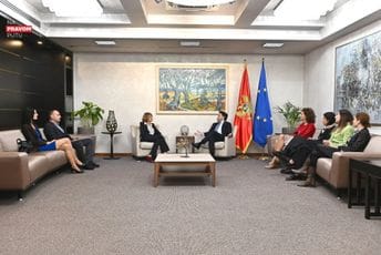 Postignut dogovor: Sindikat kulture glasaće za uvećanje zarada umjetnicima Postignut dogovor: Sindikat kulture glasaće za uvećanje zarada umjetnicima