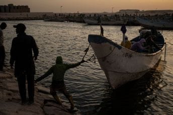 Petnaest migranata iz Tunisa nestalo u brodolomu na Sredozemnom moru Petnaest migranata iz Tunisa nestalo u brodolomu na Sredozemnom moru