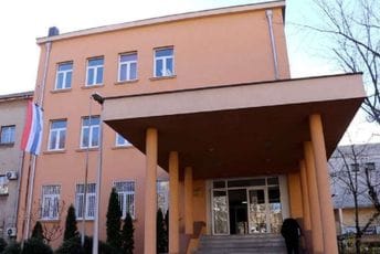 Mostar: Jajima gađao zgradu kantonalne Vlade Mostar: Jajima gađao zgradu kantonalne Vlade