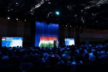 Ministar Peter Sijarto održao govor ispred mape „velike Mađarske“ Ministar Peter Sijarto održao govor ispred mape „velike Mađarske“