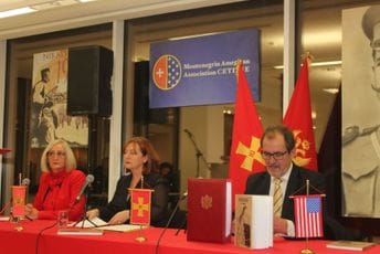 Vijek od stradanja porodice Zvicer: Nevine duše prava, časti i slobode crnogorske Vijek od stradanja porodice Zvicer: Nevine duše prava, časti i slobode crnogorske