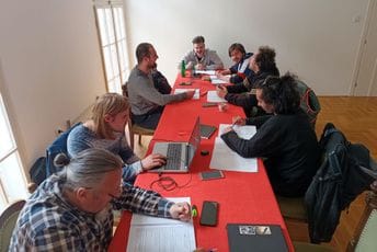 Istraživanje granica mašte i stvarnosti: Rašović u Zetskom domu režira "Jastučka" Istraživanje granica mašte i stvarnosti: Rašović u Zetskom domu režira "Jastučka"