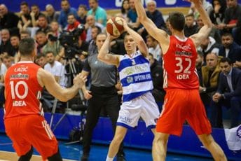 Mornar se u finišu vratio u igru, ali nije mogao do preokreta: Zvezda ubjedljiva u Baru Mornar se u finišu vratio u igru, ali nije mogao do preokreta: Zvezda ubjedljiva u Baru