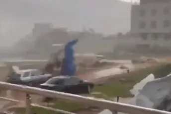 Tornado u turskoj regiji koju je u februaru pogodio razoran zemljotres, ima poginulih Tornado u turskoj regiji koju je u februaru pogodio razoran zemljotres, ima poginulih