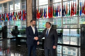 Spajić sa Eskobarom i čelnicima američkih fondova: Da zajedničkim snagama transformišemo Crnu Goru Spajić sa Eskobarom i čelnicima američkih fondova: Da zajedničkim snagama transformišemo Crnu Goru