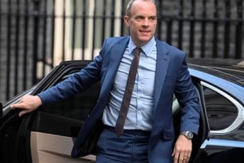 Velika Britanija: Zamjenik premijera podnio ostavku zbog optužbi za maltretiranje Velika Britanija: Zamjenik premijera podnio ostavku zbog optužbi za maltretiranje