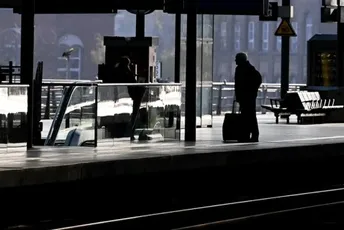 Potpuni kolaps danas u Njemačkoj: Stopiran avio i željeznički saobraćaj Potpuni kolaps danas u Njemačkoj: Stopiran avio i željeznički saobraćaj