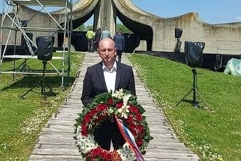 Knežević u Jasenovcu: Dužni smo da čuvamo kulturu sjećanja na genocid nad srpskim narodom Knežević u Jasenovcu: Dužni smo da čuvamo kulturu sjećanja na genocid nad srpskim narodom