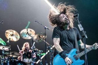 Slavni bend Foo Fighters najavio prvi album nakon prošlogodišnje smrti bubnjara Slavni bend Foo Fighters najavio prvi album nakon prošlogodišnje smrti bubnjara