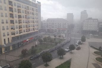 Veliko nevrijeme u Podgorici: Padao krupan grad, pogledajte kako je bilo u centru (VIDEO) Veliko nevrijeme u Podgorici: Padao krupan grad, pogledajte kako je bilo u centru (VIDEO)