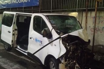 Nezgoda u Podgorici: Havarisano vozilo EPCG Nezgoda u Podgorici: Havarisano vozilo EPCG