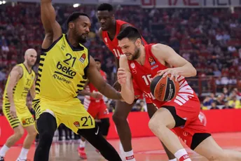 Olimpijakos bolji od Fenera, Barsa ubjedljiva na startu četvrtfinala Olimpijakos bolji od Fenera, Barsa ubjedljiva na startu četvrtfinala