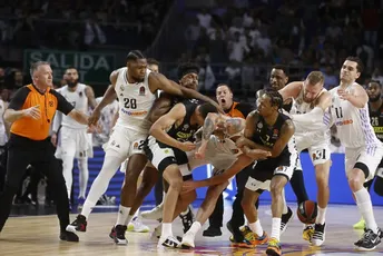 Izrečene kazne za tuču Reala i Partizana, četvorica suspendovana Izrečene kazne za tuču Reala i Partizana, četvorica suspendovana