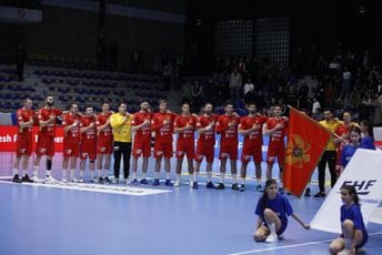 Parket u "Morači" danas će biti zasut plišanim igračkama: Iz RSCG apeluju na navijače da to urade na poluvremenu Parket u "Morači" danas će biti zasut plišanim igračkama: Iz RSCG apeluju na navijače da to urade na poluvremenu