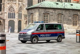 Austrijska policija ispitivala srpskog državljanina, ponovio kako je vidio nestalu djevojčicu Austrijska policija ispitivala srpskog državljanina, ponovio kako je vidio nestalu djevojčicu