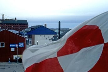 Da li teže nezavisnosti: Na Grenlandu završili izradu nacrta ustava Da li teže nezavisnosti: Na Grenlandu završili izradu nacrta ustava