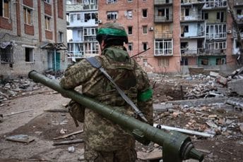 Zašto je ruska duhovnost naoružana atomskom bombom Rusija je 24. februara prošle godine počela invaziju na Ukrajinu (AP)