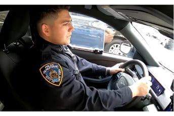 Njujorška policija vozi električne automobile: Čuvari reda za volanom Mustanga Njujorška policija vozi električne automobile: Čuvari reda za volanom Mustanga