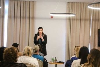 Privreda i politički donosioci odluka treba više da komuniciraju Privreda i politički donosioci odluka treba više da komuniciraju